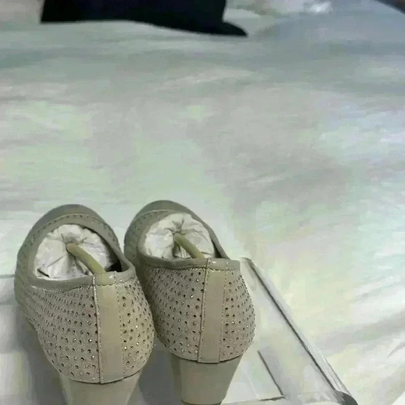 Karen Scott wedge heels faux suede size women’s US 9 - Picture 5 of 6